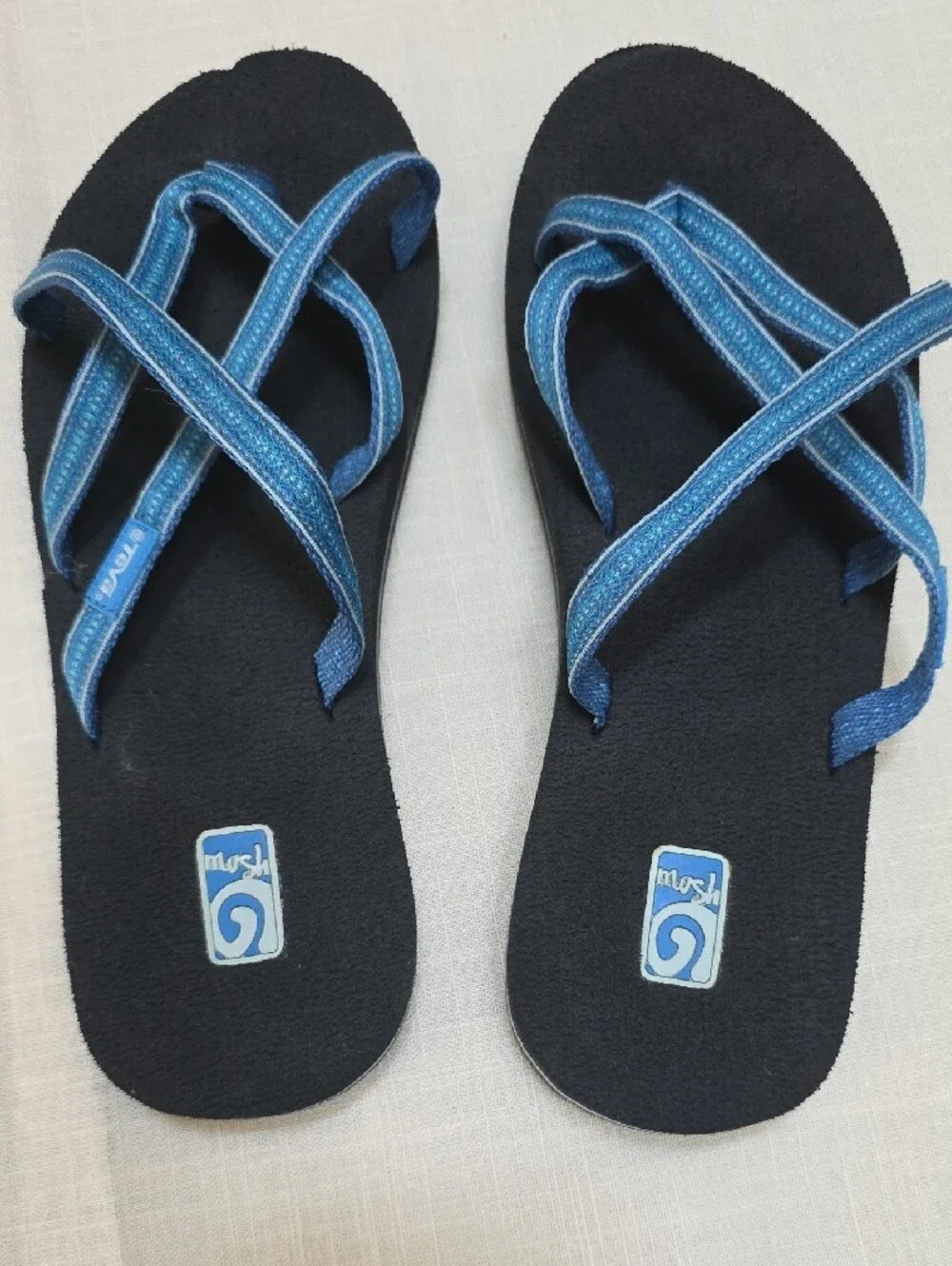 Teva Olowahu Women's Blue Cross-Strap Sandals